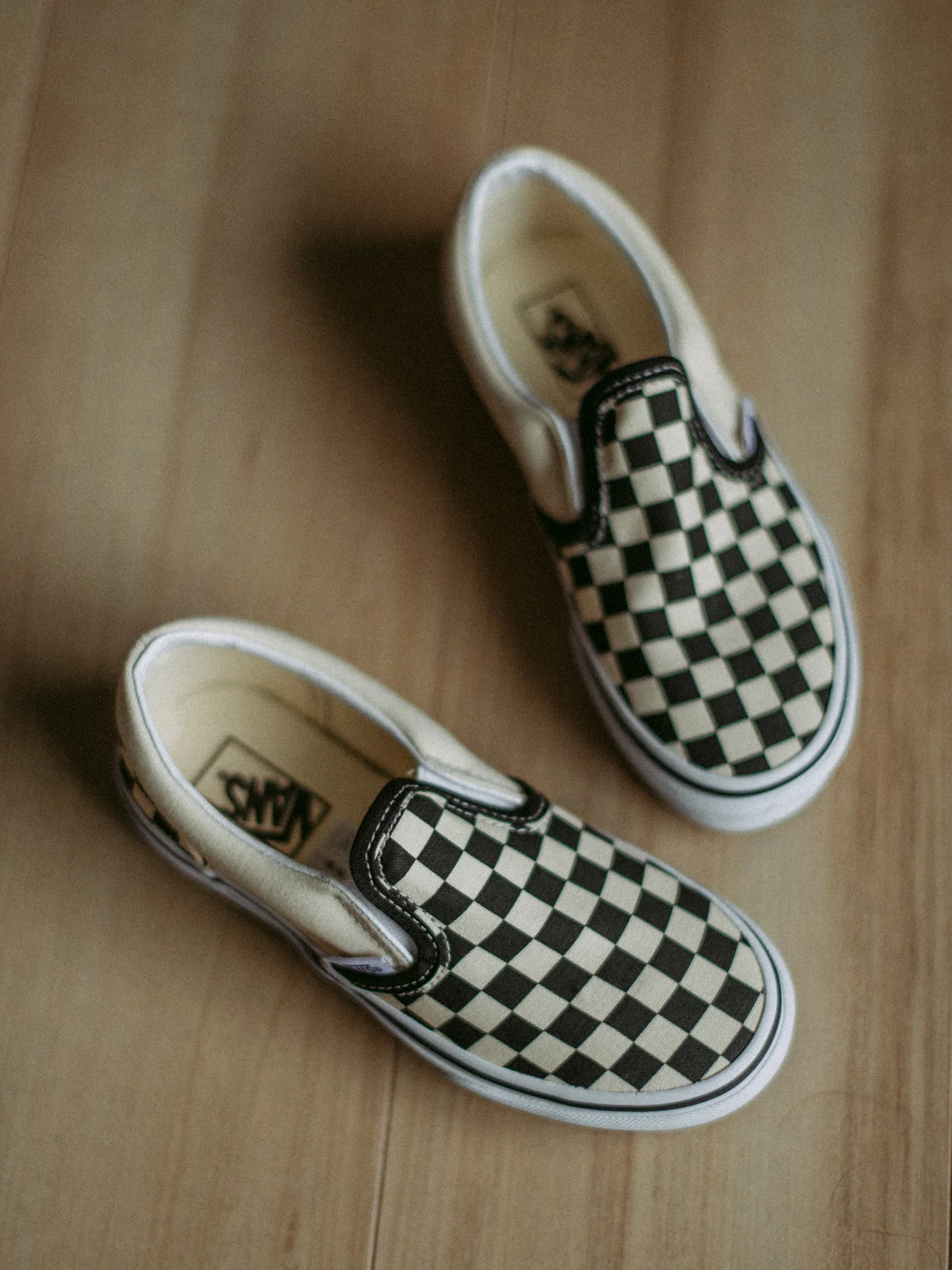 VANS KIDS CLASSIC SLIP-ON CHECKER SNEAKER - Image 4