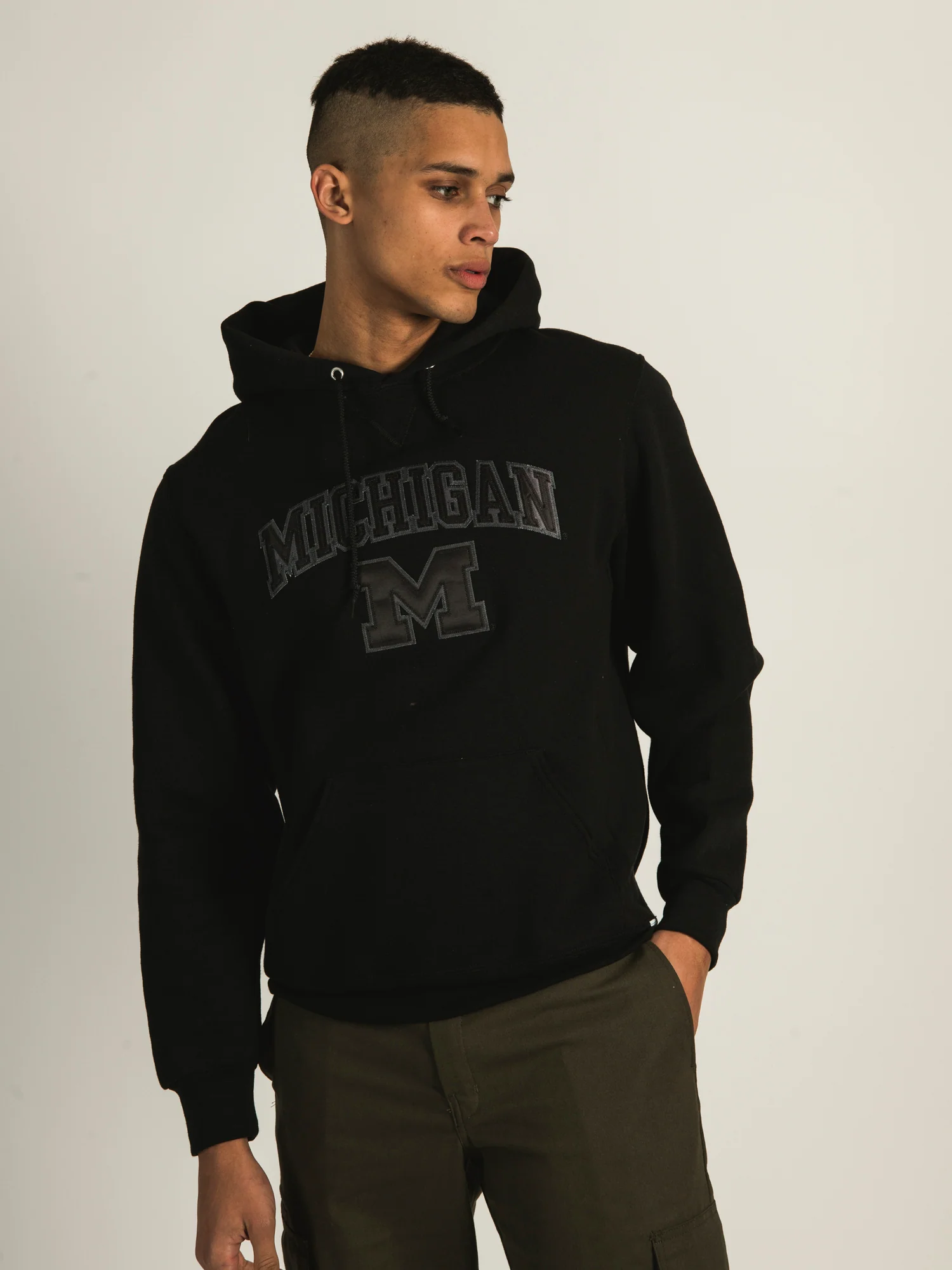 NCAA MICHIGAN TONAL PULLOVER HOODIE - Image 3
