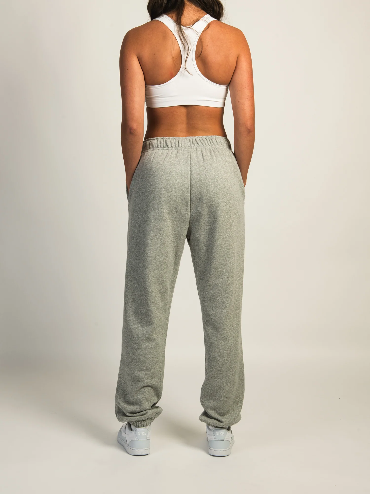 NIKE CLUB MIDRISE OVERSIZE SWEATPANTS - Image 4