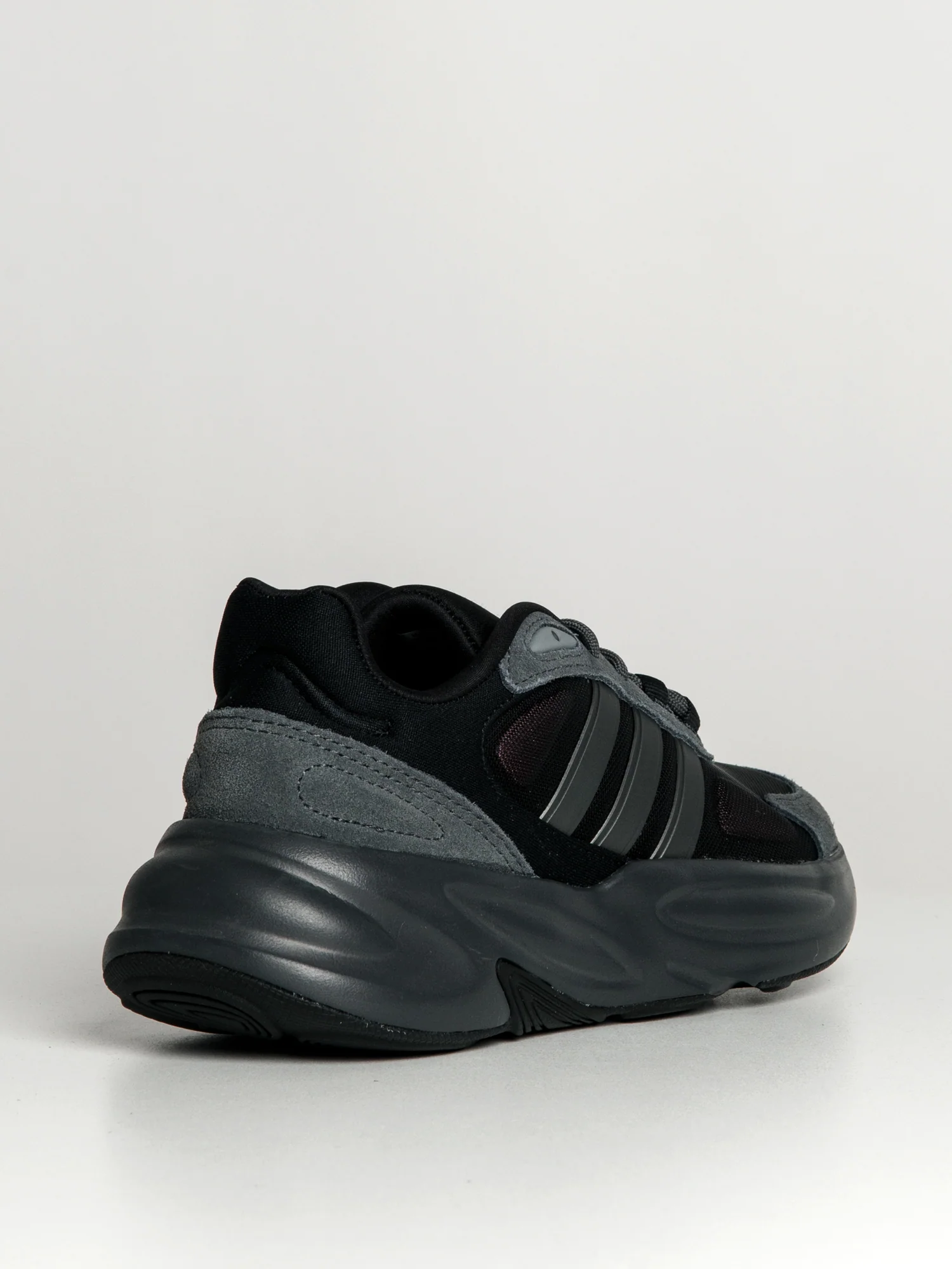 WOMENS ADIDAS OZELLE SNEAKER - CLEARANCE - Image 3