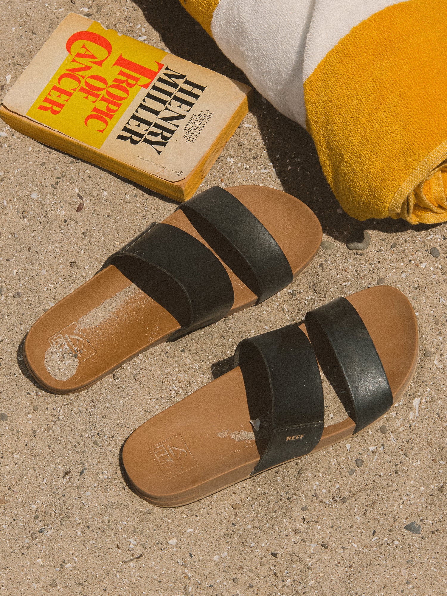 WOMENS REEF CUSHION VISTA SLIDE SANDAL - Image 3