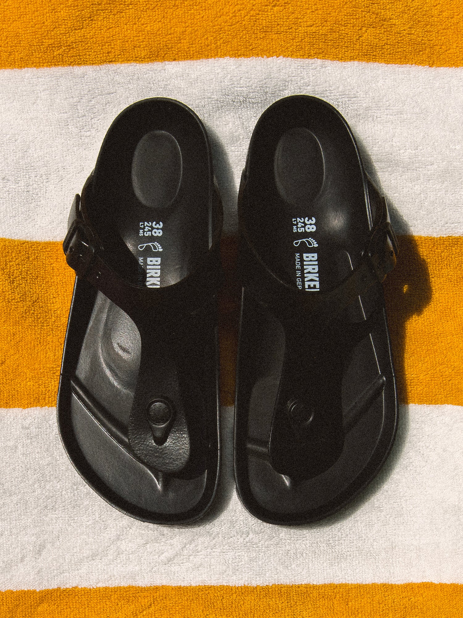 WOMENS BIRKENSTOCK GIZEH EVA BLACK SANDALS - REGULAR - BLACK - Image 4